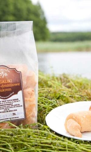 Rogaliki krucho-drożdżowe z lukrem